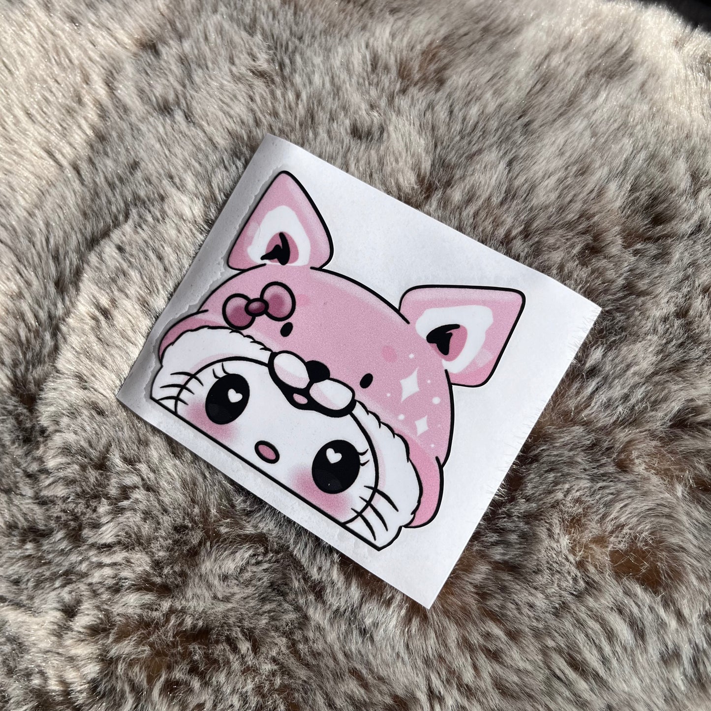 Fluffy Hello Kitty Peeker